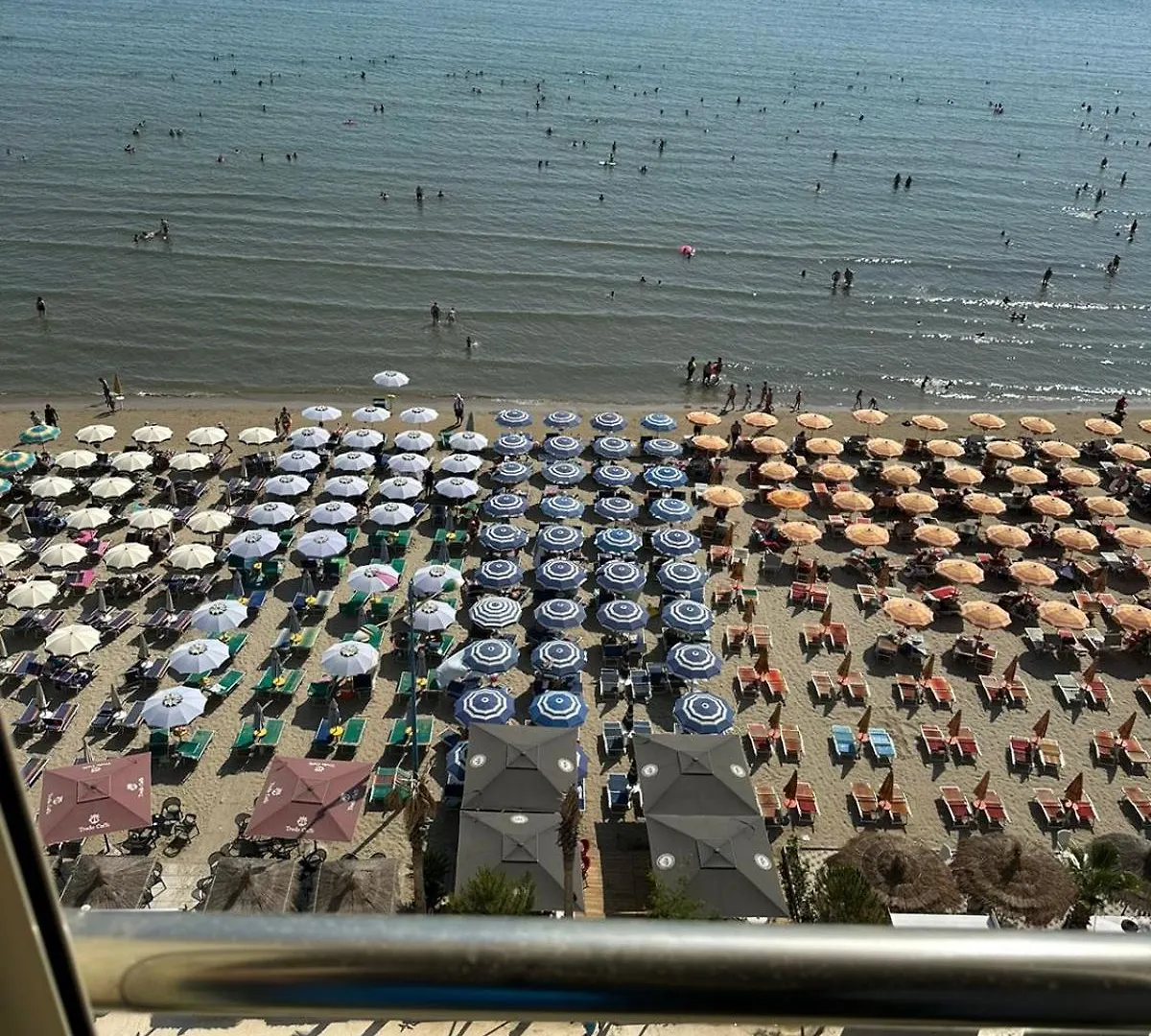 Sea View Apartment On The Beach Durrës